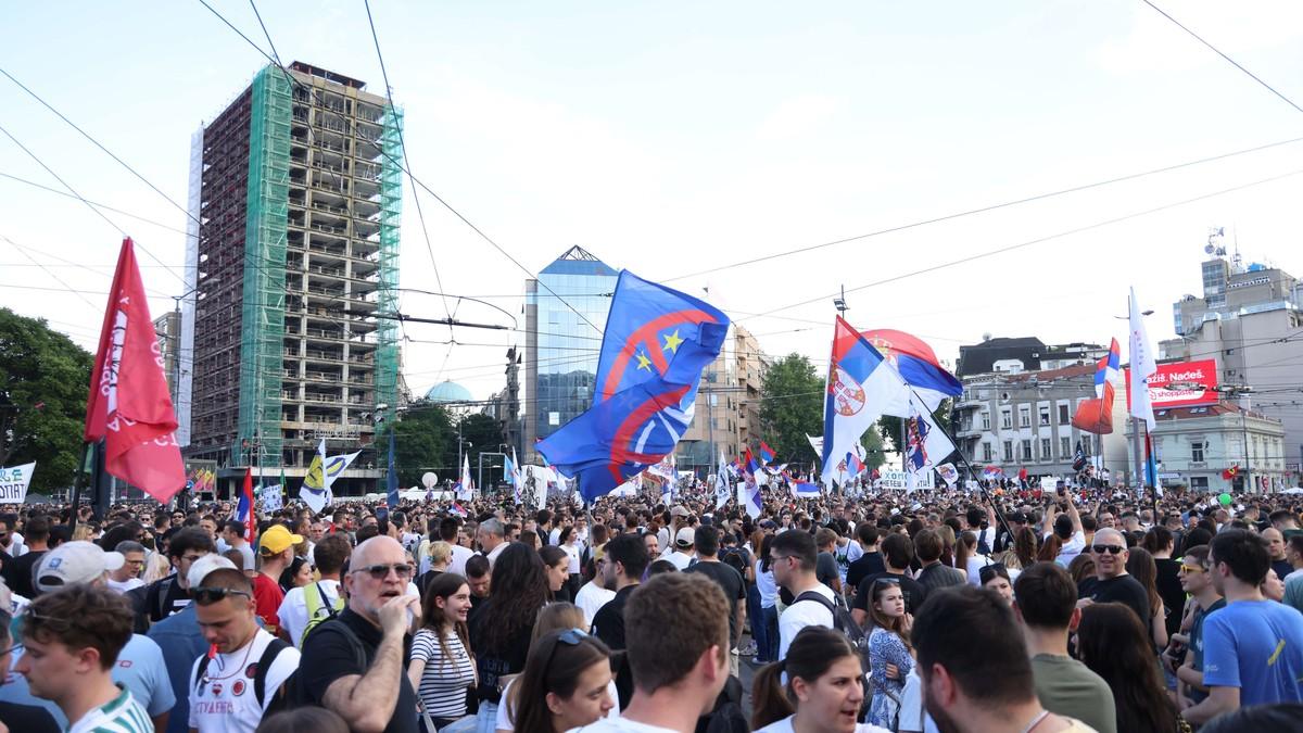 arhiv-javnih-skupova-objavio-procenu-broja-ucesnika-sa-protesta,-usledile-brojne-reakcije-na-mrezama arhiv-javnih-skupova-objavio-procenu-broja-ucesnika-sa-protesta,-usledile-brojne-reakcije-na-mrezama