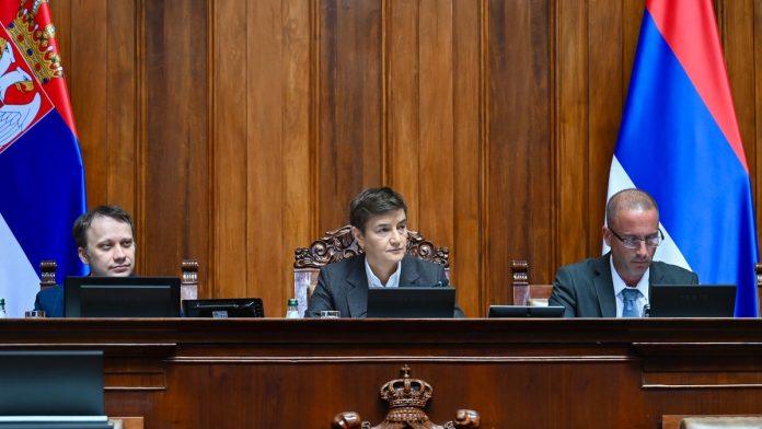 “blokaderi-postali-jos-ekstremniji”-brnabic:-“mrze-sve-koji-ih-slepo-ne-slede”