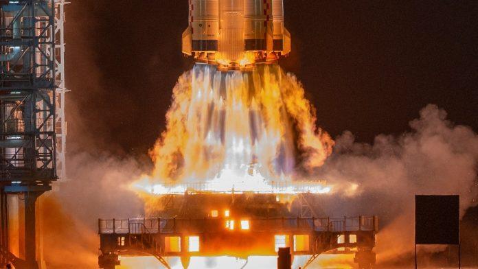 kina-poslala-astronaute-u-svemir-jedan-ostaje-godinu-dana-na-stanici:-rekord-u-pripremi-za-misiju-na-mesec-do-2030