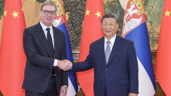 “partnerstvo-s-kinom-je-ulaganje-u-buducnost-srbije”:-istorijska-poseta-vucica-–-posle-putina-i-trampa,-predsednik-srbije-sa-sijem