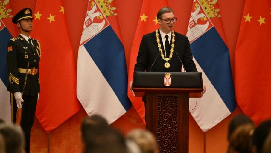 vucic-se-obratio-nakon-istorijskog-sastanka-sa-dinpingom:-ponosan-sam-i-srecan!-verujem-da-su-nam-siroko-otvorena-vrata-(video) vucic-se-obratio-nakon-istorijskog-sastanka-sa-dinpingom:-ponosan-sam-i-srecan!-verujem-da-su-nam-siroko-otvorena-vrata-(video)