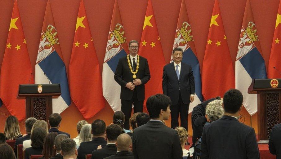 “orden-primam-u-ime-jednog-brojcano-malog,-ali-ponositog-naroda”:-ovim-recima-se-vucic-obratio-siju-nakon-sto-je-dobio-odlikovanje-(video) “orden-primam-u-ime-jednog-brojcano-malog,-ali-ponositog-naroda”:-ovim-recima-se-vucic-obratio-siju-nakon-sto-je-dobio-odlikovanje-(video)