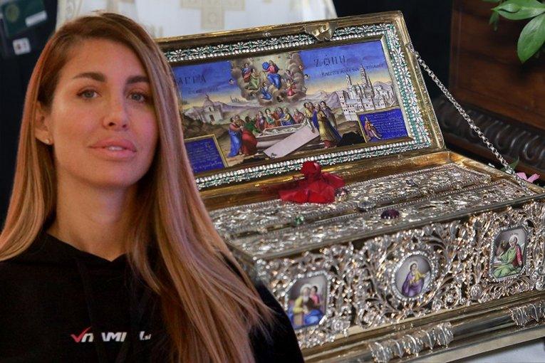 slobina-zena-celivala-pojas-presvete-bogorodice:-jelena-usnimila-neverovatan-prizor-(video) slobina-zena-celivala-pojas-presvete-bogorodice:-jelena-usnimila-neverovatan-prizor-(video)