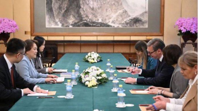 vucic-u-pekingu-sa-cen-bo:-zahvalnost-na-podrsci-i-poverenju-pokazanim-prema-srbiji-(foto)