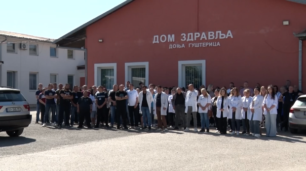 Настављен-протест-здравствених-и-просветних-радника-на-КиМ-због-хапшења-директора Настављен-протест-здравствених-и-просветних-радника-на-КиМ-због-хапшења-директора