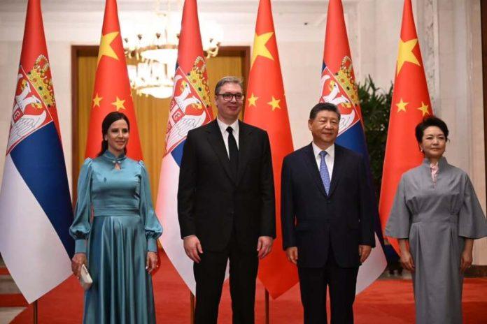 vucic-od-si-dinpinga-dobio-grumen-sa-meseca:-ovaj-dar-dobijaju-samo-najveci-prijatelji-kine,-a-evo-sta-je-predsednik-srbije-poklonio-zauzvrat!