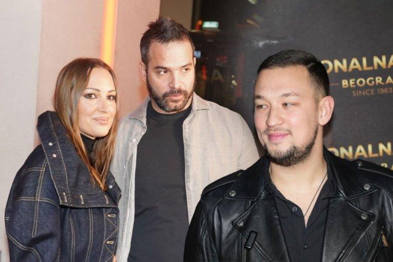 ovako-prija-pada-u-trans-kad-filip-peva:-zivojinovic-ukrstio-glas-s-kolegom-svoje-supruge,-istopio-joj-srce!-(video) ovako-prija-pada-u-trans-kad-filip-peva:-zivojinovic-ukrstio-glas-s-kolegom-svoje-supruge,-istopio-joj-srce!-(video)