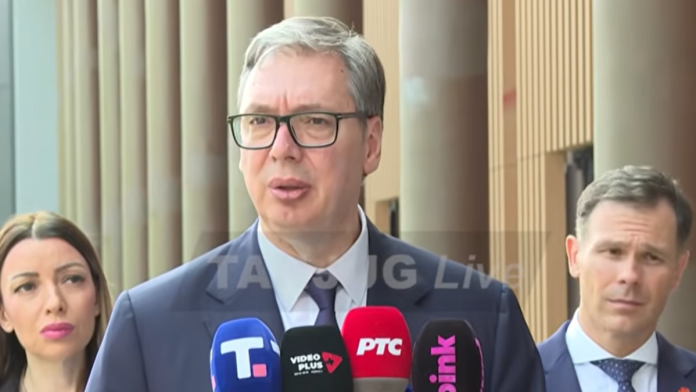 “dobili-smo-grumen-meseca”-vucic-otkrio-sta-je-poklonio-si-dinpingu-i-sta-je-dobio-od-njega:-“predsednik-mi-je-naglasio-da-je-to-retkost”-(video)