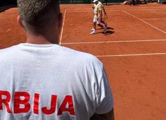 Novak trenirao po vrelini, evo i šta mu je pravilo problem pred meč! /FOTO/ novak-trenirao-po-vrelini,-evo-i-sta-mu-je-pravilo-problem-pred-mec!-/foto/