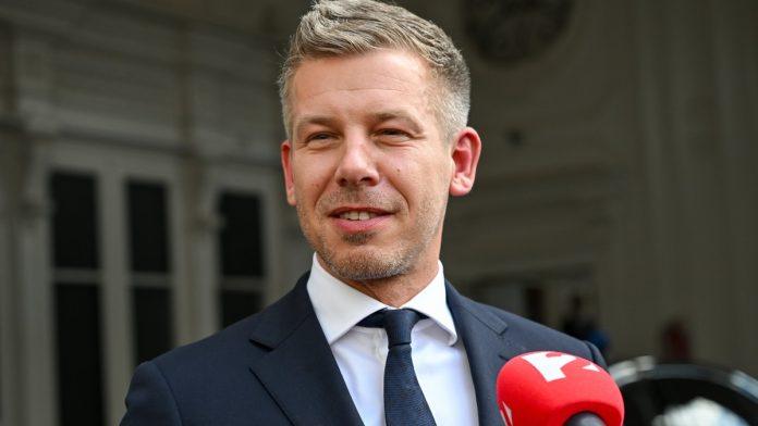 madar-najavio-hitan-sastanak-sa-ursulom-fon-der-lajen:-“svi-rade-na-tome-da-se-sredstva-eu-oslobode-madarskoj”
