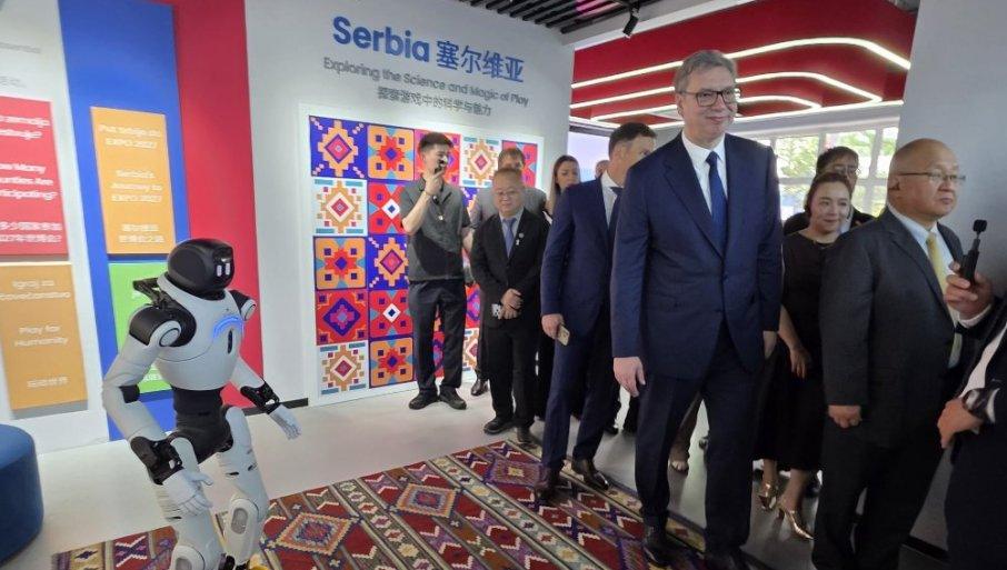 neverovatno!-robot-se-obratio-vucicu-na-srpskom:-evo-sta-je-rekao-o-ekspu-(video) neverovatno!-robot-se-obratio-vucicu-na-srpskom:-evo-sta-je-rekao-o-ekspu-(video)