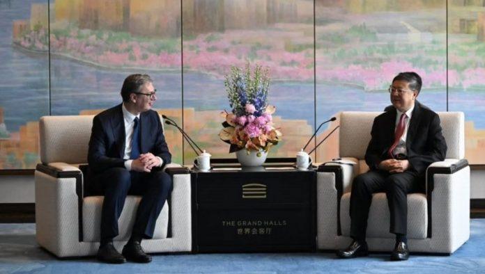 “pozvao-sam-ga-u-beograd-kako-bi-dodatno-ucvrstili-veze-nasih-gradova”:-oglasio-se-vucic-posle-sastanka-sa-cen-diningom-(foto)