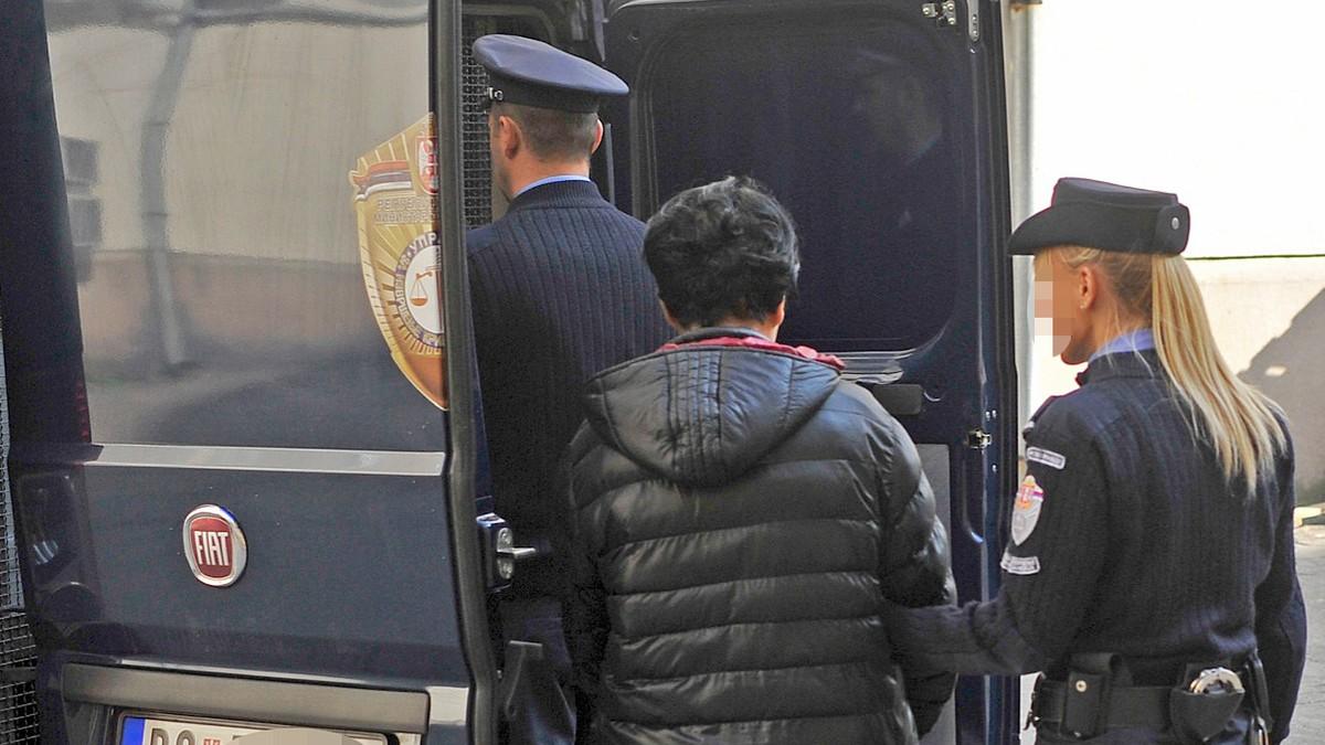 filmska-pljacka-u-novom-sadu!-radnica-poste-izvukla-milion-i-po-iz-kase,-pa-se-“posluzila”-parama-klijenta-da-prikrije-sta-je-uradila filmska-pljacka-u-novom-sadu!-radnica-poste-izvukla-milion-i-po-iz-kase,-pa-se-“posluzila”-parama-klijenta-da-prikrije-sta-je-uradila