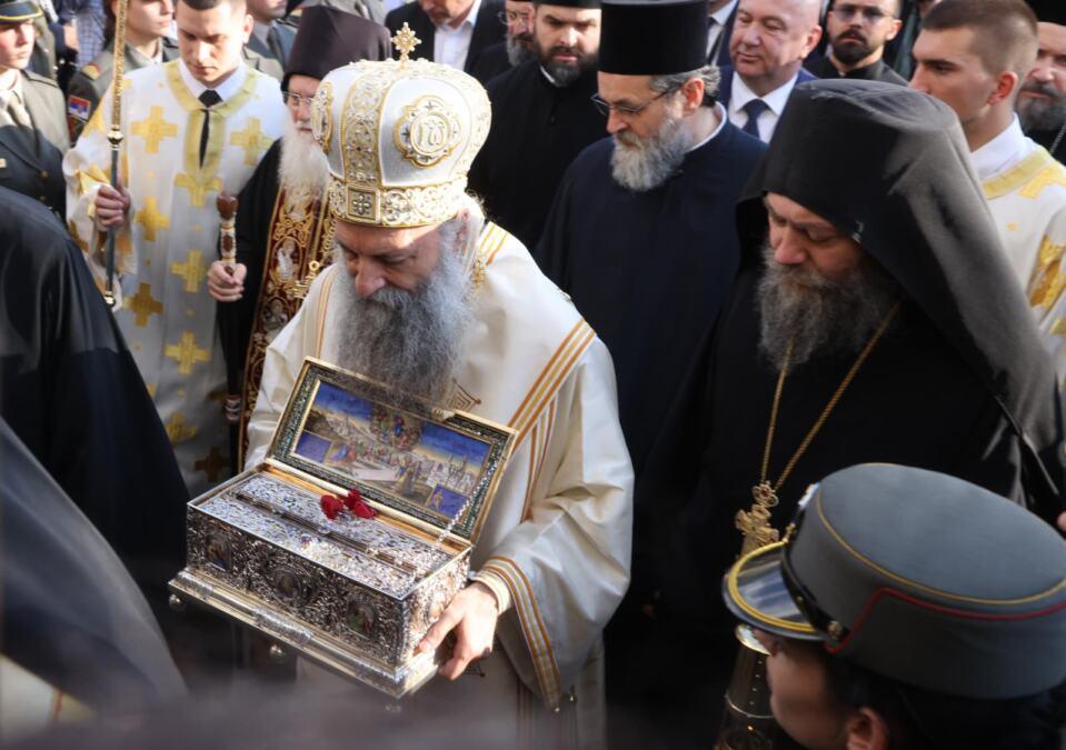 odluceno-gde-ide-sav-novac-od-priloga-vernika-za-pojas-presvete-bogorodice:-veliki-dar-igumana-jefrema-i-odluka-patrijarha-porfirija odluceno-gde-ide-sav-novac-od-priloga-vernika-za-pojas-presvete-bogorodice:-veliki-dar-igumana-jefrema-i-odluka-patrijarha-porfirija