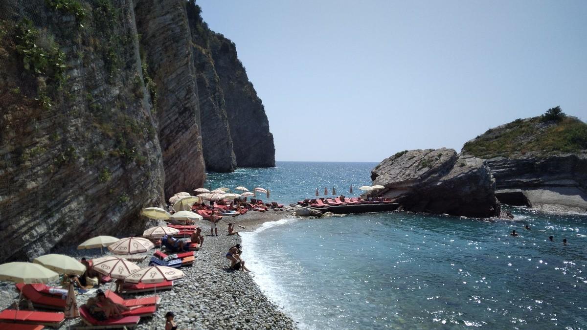 turistkinja-kaznjena-sa-3.000-evra-zbog-sakupljanja-kamenja-na-plazi turistkinja-kaznjena-sa-3.000-evra-zbog-sakupljanja-kamenja-na-plazi