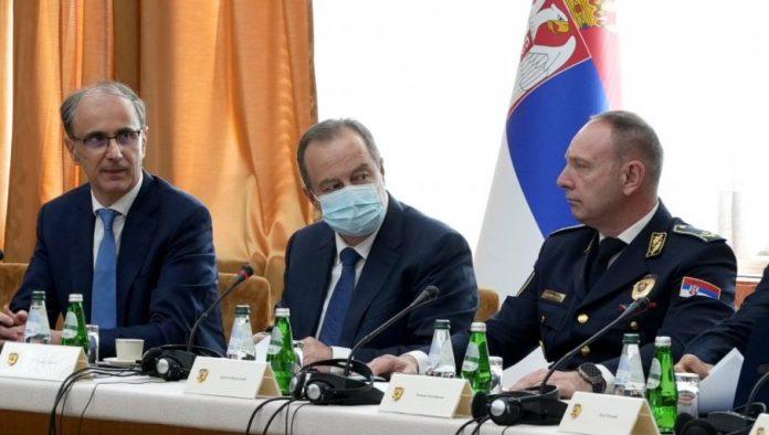 bezbednosna-situacija-u-srbiji-stabilna:-premijer-macut-i-mup-analizirali-izazove-u-zemlji