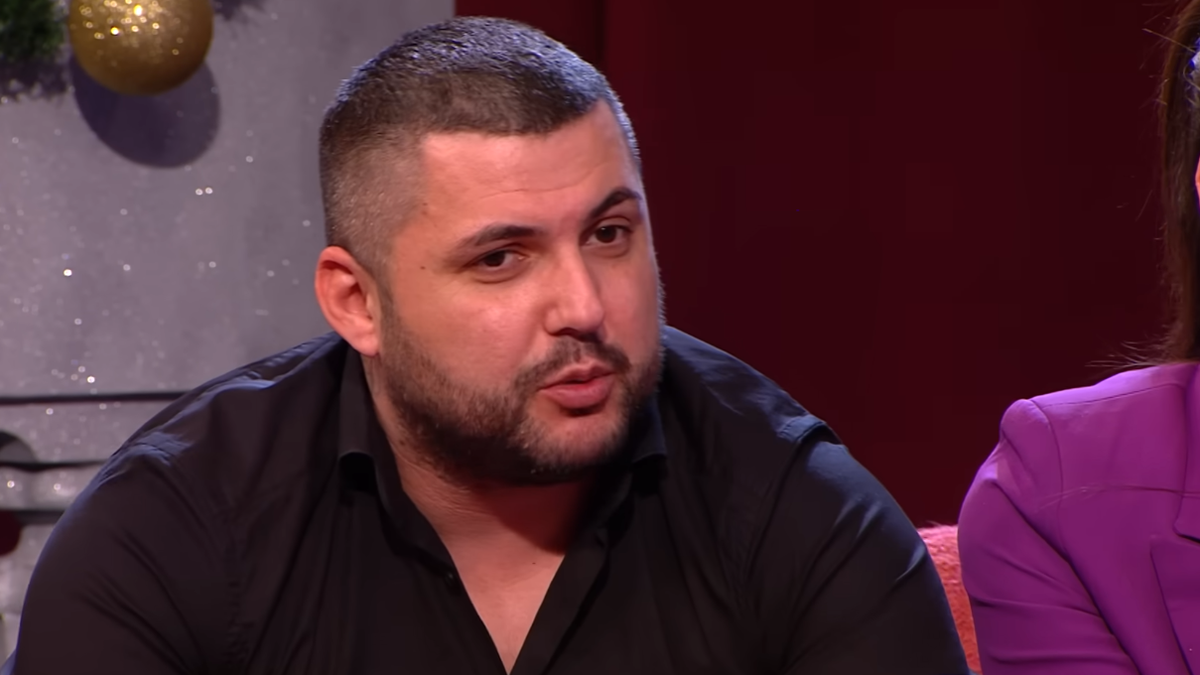 “roditelji-su-mu-obezbedili-posao-na-osnovu-stanije”-prijatelj-rijaliti-zvezde-ostro-o-majinoj-i-asminovoj-vezi:-pomenuo-i-aneli “roditelji-su-mu-obezbedili-posao-na-osnovu-stanije”-prijatelj-rijaliti-zvezde-ostro-o-majinoj-i-asminovoj-vezi:-pomenuo-i-aneli
