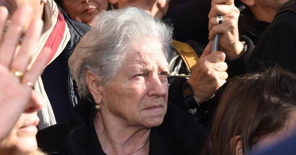 “to-mi-je-bio-poklon-od-njega…”-majka-sinise-mihajlovica-progovorila-posle-pljacke-kuce “to-mi-je-bio-poklon-od-njega…”-majka-sinise-mihajlovica-progovorila-posle-pljacke-kuce