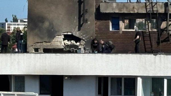 provokacija-kijeva,-ili-tek-slucajnost?-moskva-ceka-da-se-dokaze-ciji-je-dron-udario-u-krov-kuce-u-rumunskom-mestu-galace-(foto) provokacija-kijeva,-ili-tek-slucajnost?-moskva-ceka-da-se-dokaze-ciji-je-dron-udario-u-krov-kuce-u-rumunskom-mestu-galace-(foto)