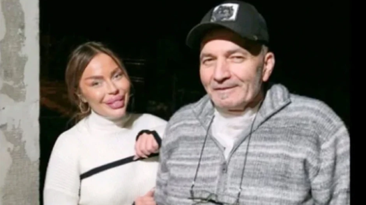 “duso,-treba-mi-auto-audi-a5,-sminka,-pricali-smo-koliko-kosta”-ovako-je-sofija-peljesila-daneta-(70)-za-pare:-“ljubim-te,-zeljna-sam-paznje” “duso,-treba-mi-auto-audi-a5,-sminka,-pricali-smo-koliko-kosta”-ovako-je-sofija-peljesila-daneta-(70)-za-pare:-“ljubim-te,-zeljna-sam-paznje”