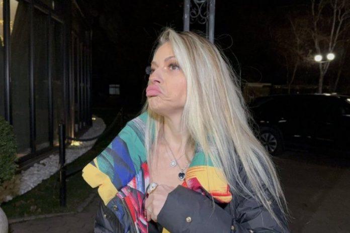 zivotna-drama-nase-pevacice!-pevala-na-svadbi-decku-s-kojim-je-izgubila-nevinost,-a-evo-kako-ju-je-aco-pejovic-spasao-nakon-stravicnog-udesa!