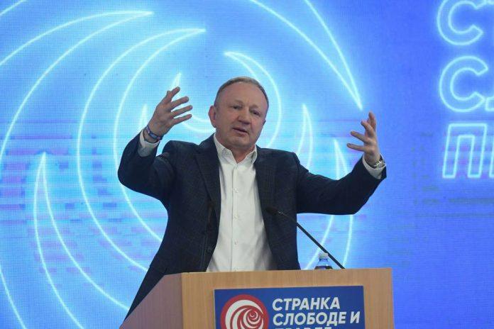 za-dilasa-su-i-svajcarci-ludi?!-dao-sebi-za-pravo-da-kritikuje-diplomatski-podvig-predsednika-vucica-u-kini,-a-isti-sporazum-potpisala-i-svajcarska