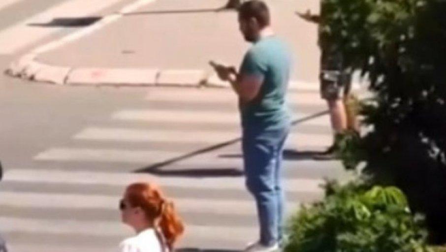 dva-zgubidana,-dva-besposlicara:-evo-kako-saka-blokadera-drzi-postene-novosadane-kao-taoce-(video) dva-zgubidana,-dva-besposlicara:-evo-kako-saka-blokadera-drzi-postene-novosadane-kao-taoce-(video)