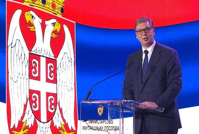 tacno-u-11,-svecanost-u-palati-srbija:-predsednik-vucic-prisustvuje-svecanoj-akademiji-povodom-dana-mup-i-dana-policije