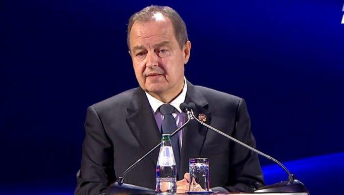 “pokusavaju-da-bace-senku-na-hiljade-profesionalaca-koji-svakog-dana-nose-glavu-u-torbi”-dacic:-znacka-policije-je-svetinja