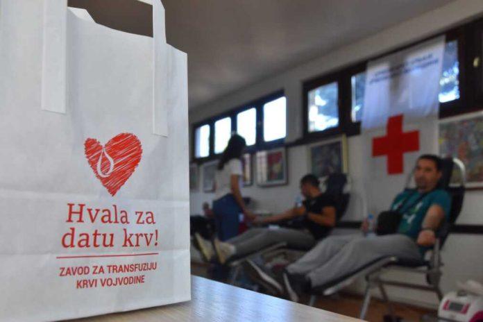 brinu-o-bezbednosti,-ali-i-o-zivotima:-pripadnici-kikindske-policije-ucestvovali-u-akciji-davanja-krvi-(foto)