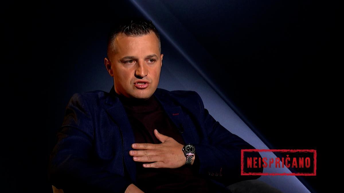 “par-dana-pred-svadbu-sam-se-zaduzio-10.000-evra!”-ispovest-sinise-o-paklu-kocke:-“imao-sam-sve,-suprugu,-dve-cerke,-posao-i-nisam-mogao-da-prestanem” “par-dana-pred-svadbu-sam-se-zaduzio-10.000-evra!”-ispovest-sinise-o-paklu-kocke:-“imao-sam-sve,-suprugu,-dve-cerke,-posao-i-nisam-mogao-da-prestanem”