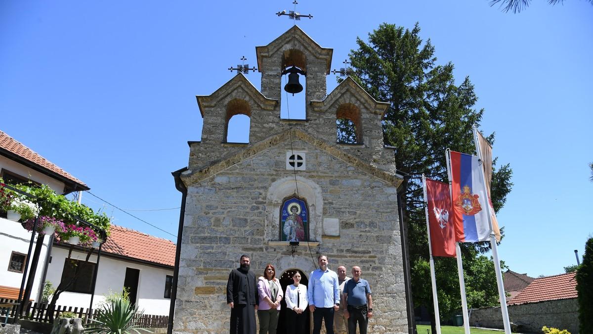 dve-kandidatkinje-srpske-liste-za-poslanice-posetile-srpske-porodice-u-velikoj-hoci-i-orahovcu:-“u-nekim-situacijama-bude,-zaista,-tesko-ziveti-ovde”-(foto) dve-kandidatkinje-srpske-liste-za-poslanice-posetile-srpske-porodice-u-velikoj-hoci-i-orahovcu:-“u-nekim-situacijama-bude,-zaista,-tesko-ziveti-ovde”-(foto)