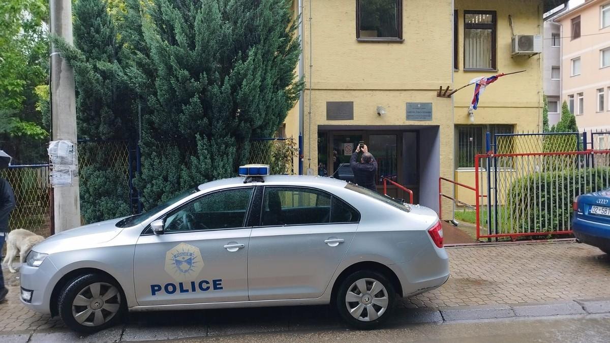 oglasila-se-tzv.-kosovska-policija-o-upadu-u-srpsku-ambulantu-u-obilicu:-“prijavljen-slucaj-nezakonitog-obavljanja-medicinske-delatnosti” oglasila-se-tzv.-kosovska-policija-o-upadu-u-srpsku-ambulantu-u-obilicu:-“prijavljen-slucaj-nezakonitog-obavljanja-medicinske-delatnosti”