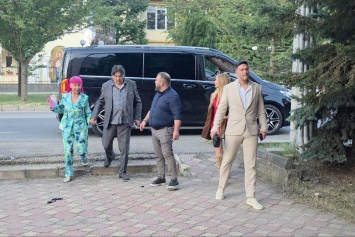 haos-u-rumuniji-zbog-zorice-brunclik:-pevacica-prvi-put-na-bini-nakon-bolesti,-nastao-kolaps!-(video)