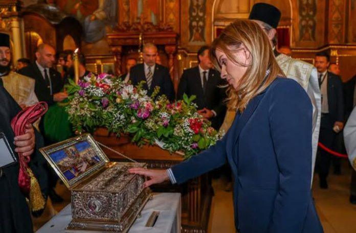 ministarka-durdevic-stamenkovski-o-napadima-na-vernike-koji-su-se-poklonili-pojasu-presvete-bogorodice:-ovo-je-prezir-prema-narodu-koji-trazi-mir-i-jedinstvo!