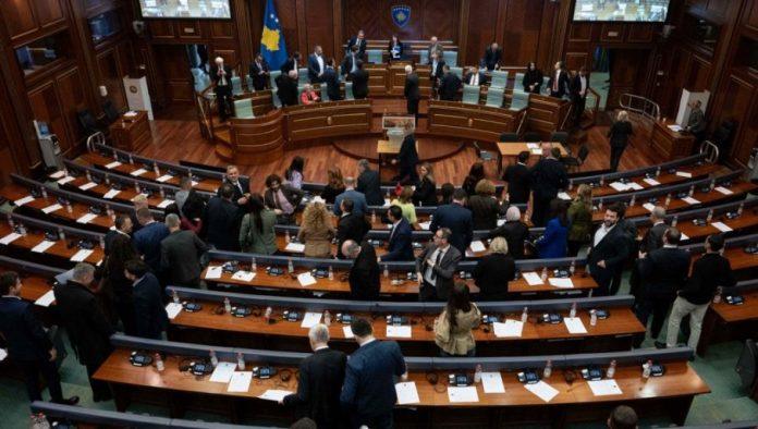 organizovanim-haosom-do-proterivanja-srba:-albanci-na-kosovu-i-metohiji-koriste-intitucionalni-vakuum-za-radikalizaciju-pritisaka