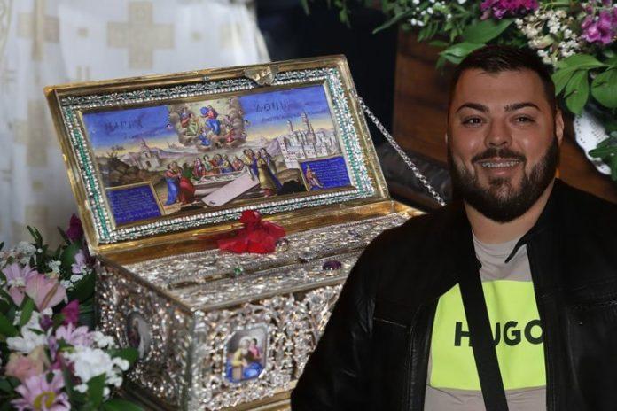 posle-psihijatrije-celivao-pojas-presvete-bogorodice:-sloba-vasic-potrazio-spas-u-hramu-svetog-save!-(galerija)