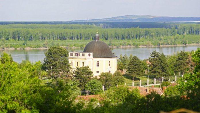sremski-karlovci:-vojvodanski-gradic-koji-mnogi-sve-cesce-nazivaju-“malom-toskanom”