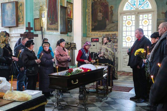 sta-znaci-kada-neko-umre-na-veliki-praznik-ili-slavu?-vernici-veruju-da-je-to-blagoslov,-a-evo-sta-o-tome-kaze-crkva