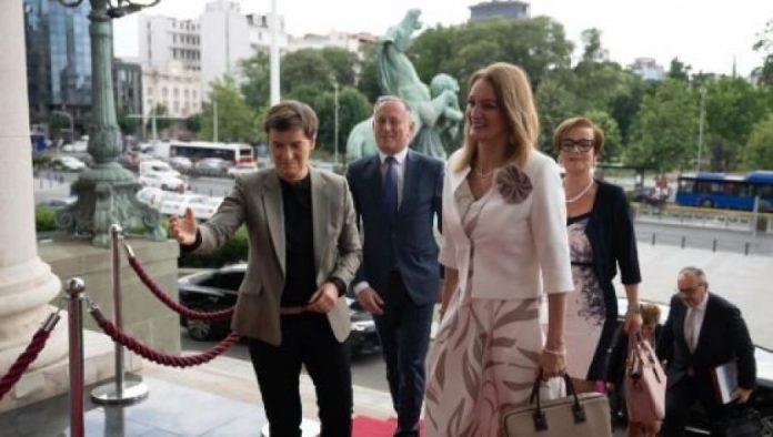 bas-tezak-dan-za-blokadere:-potpredsednica-tise-posetila-beograd-–-pozvala-anu-brnabic-u-budimpestu