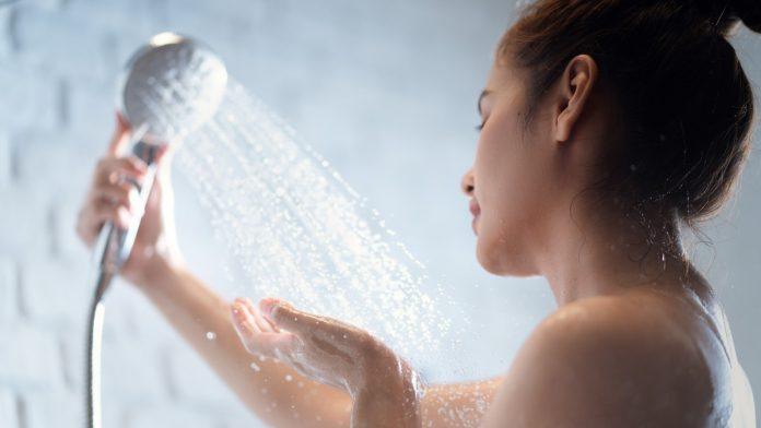 vecita-dilema:-dermatolozi-odgovorili-koje-doba-dana-je-najbolje-za-tusiranje