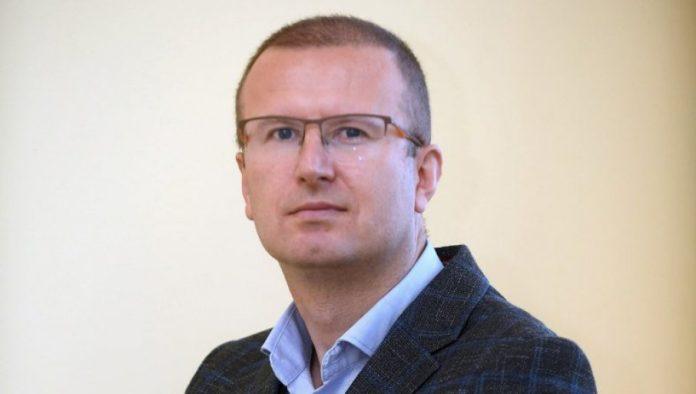 komentar:-komesarka-danica-i-pojas-majke-bozije
