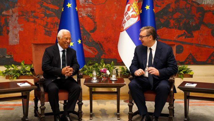 “odlican-i-sadrzajan-razgovor”-vucic-se-sastao-sa-kostom:-“samo-kroz-iskren-dijalog-mozemo-da-gradimo-bezbedniju-buducnost-za-sve-gradane”-(foto,-video)