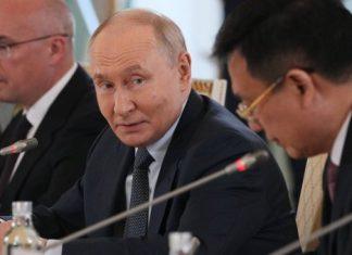 ŠOK OBRT U MOSKVI, SVET U NEVERICI! Putin hoće pregovore sa Zelenskim, ali na sto stavlja dokument sa Aljaske?! sok-obrt-u-moskvi,-svet-u-neverici!-putin-hoce-pregovore-sa-zelenskim,-ali-na-sto-stavlja-dokument-sa-aljaske?!