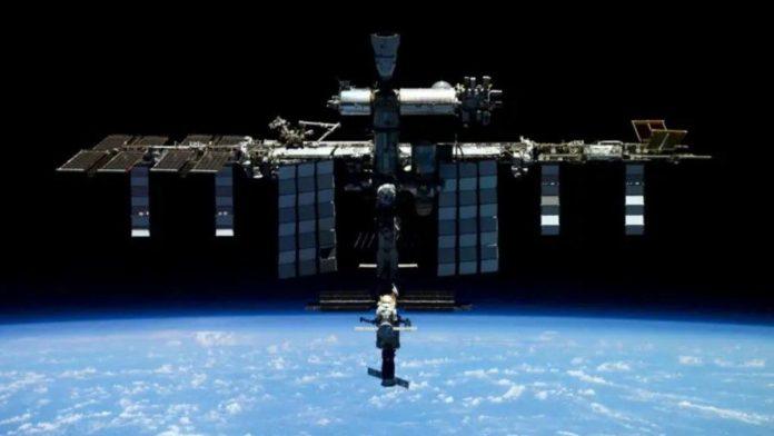 pukotine-na-medunarodnoj-svemirskoj-stanici,-astronauti-evakuisani,-pa-vraceni
