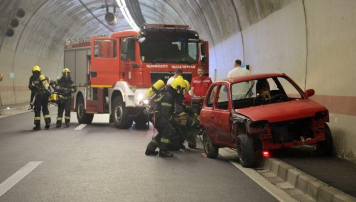 simulacija-vanrednog-dogadaja-u-tunelu-sarani:-vatrogasci-i-hitna-pomoc-u-akciji-spasavanja-(foto/video)
