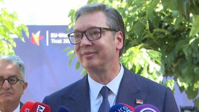 “hvala-za-“velicanstveni”-docek-na-cetinju”-vucic:-pozovite-gradonacelnika-cetinja-da-dode-u-beograd,-znam-da-navija-za-partizan