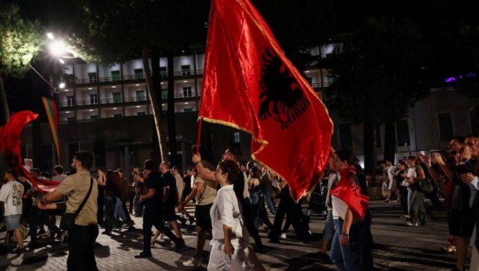 rami-zakuvali-po-blokaderskom-receptu:-otkriveno-odakle-stize-novac-za-demonstrante!