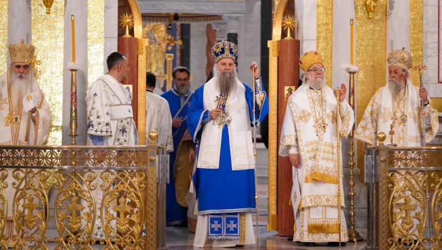 beseda-patrijarha-porfirija:-casni-pojas-napusta-beograd,-ali-ne-i-blagoslov-koji-nam-je-doneo-(foto) beseda-patrijarha-porfirija:-casni-pojas-napusta-beograd,-ali-ne-i-blagoslov-koji-nam-je-doneo-(foto)