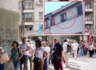 SA TERASE VRAČARA: Pomahnitala blokaderka zasipala flašama vernike ispred Hrama Svetog Save! (VIDEO) sa-terase-vracara:-pomahnitala-blokaderka-zasipala-flasama-vernike-ispred-hrama-svetog-save!-(video)